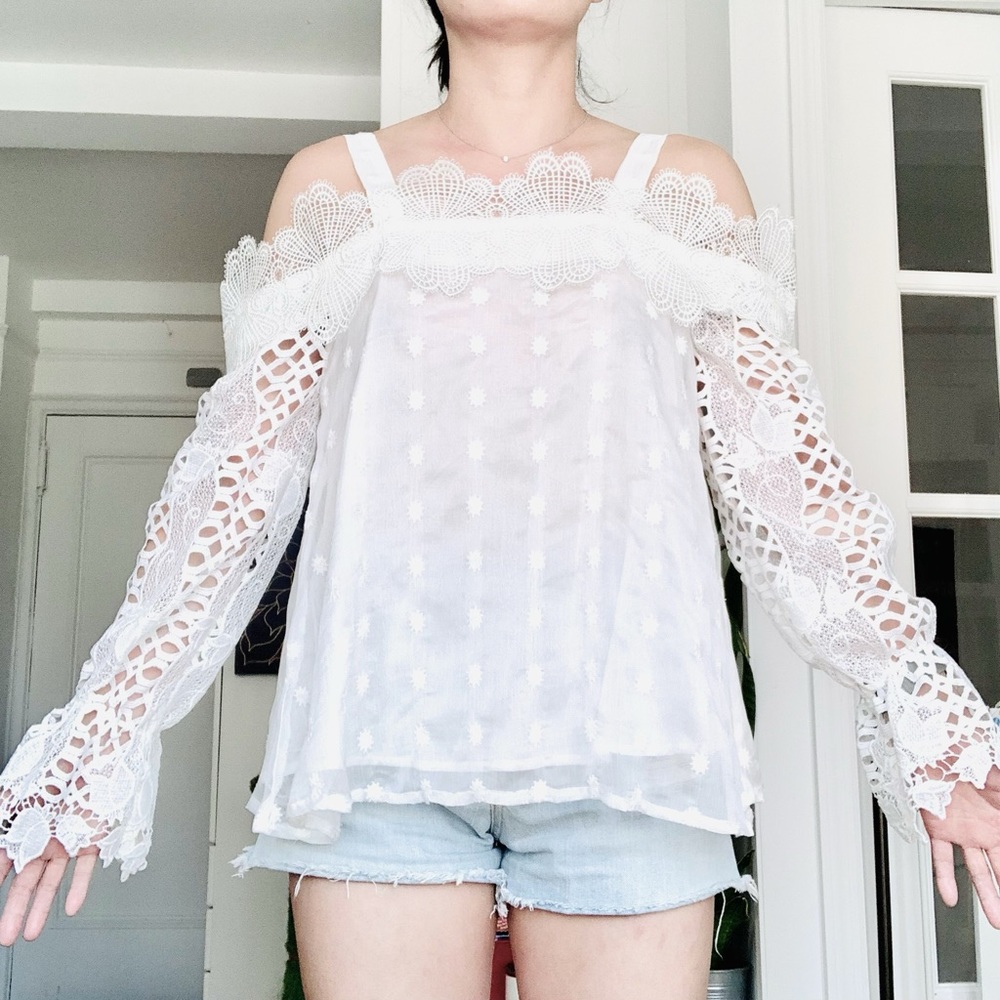 Alison New York Cold Shoulder blouse